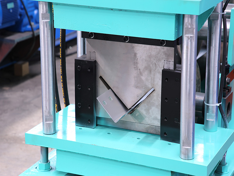 V angle bar roll forming machine