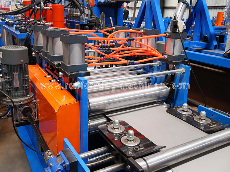 AUTO Change Size C Purlin Roll Forming Machine For Chicken Coop AUTO Change Size C Purlin Roll Forming Machine For Chicken Coop